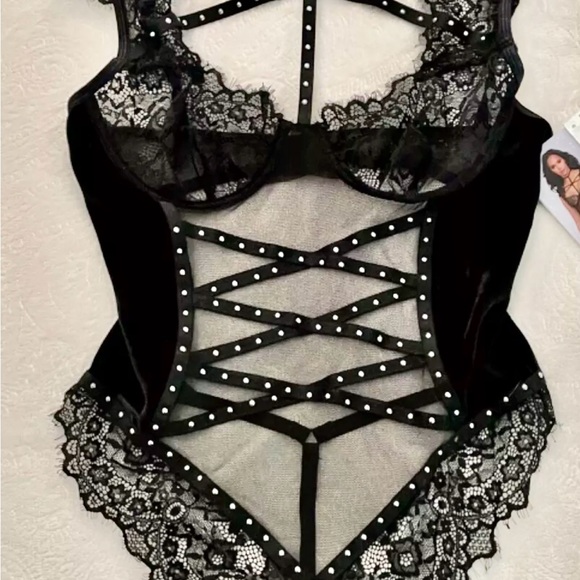 Elegant Black Lace Chemise NWOT - Picture 4 of 5